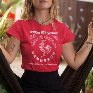 SOLD - Sriracha T-shirt 🌶🌶